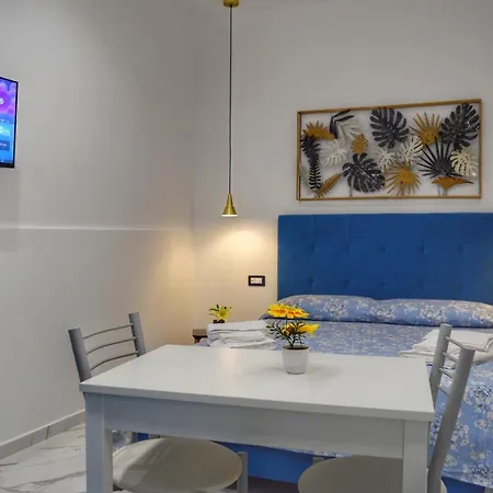 Addu Donn'anna Ai Spagnoli. Apartament Neapol